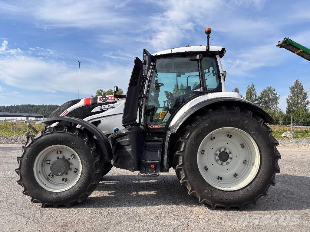 Valtra T215 Versu Traktori