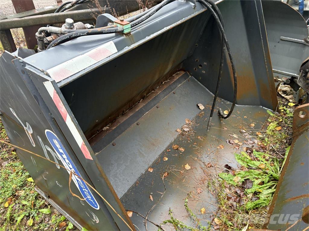 Snowstar HK700L Posipači soli i pijeska