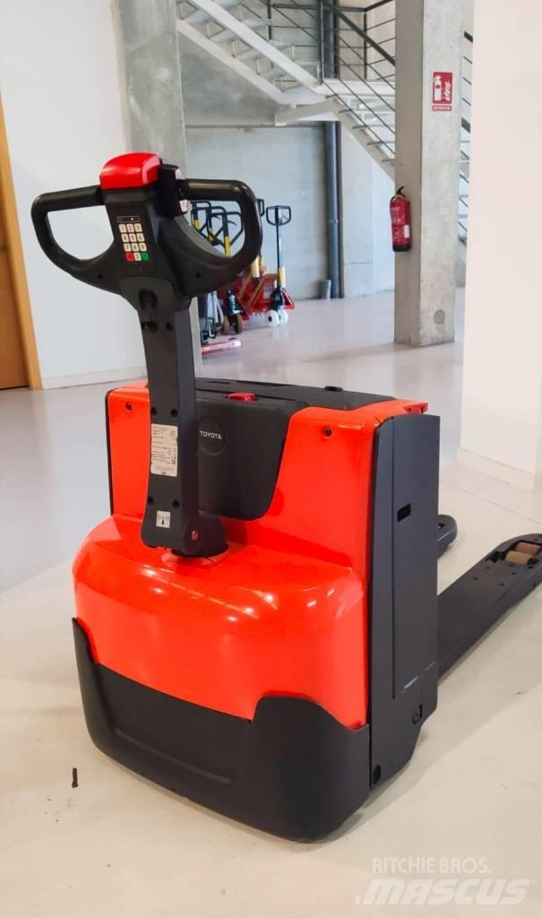 BT LWE 180 Nisko podizni električni viličar