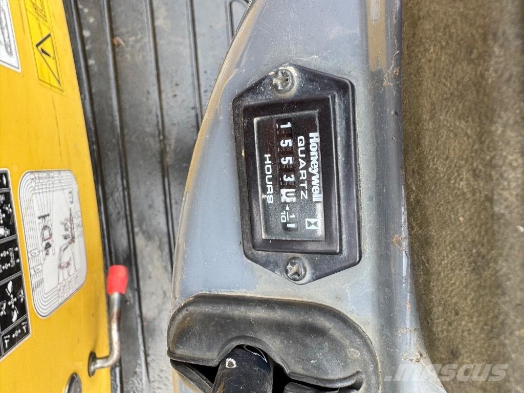 Yanmar SV08 (1C171) Mini bageri <7t