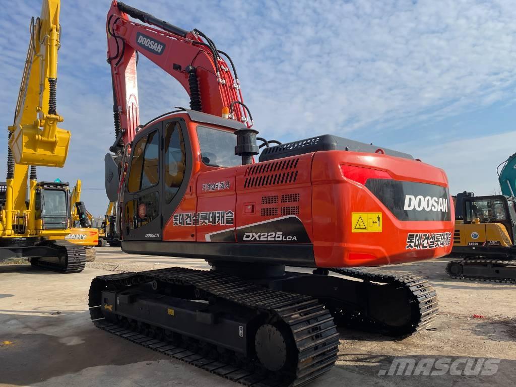 Doosan DX 225 LCA Bageri gusjeničari