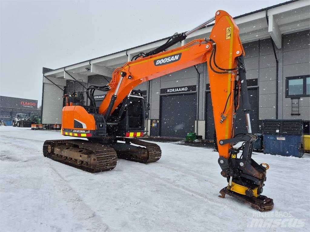 Doosan DX235LCR-5 Bageri gusjeničari