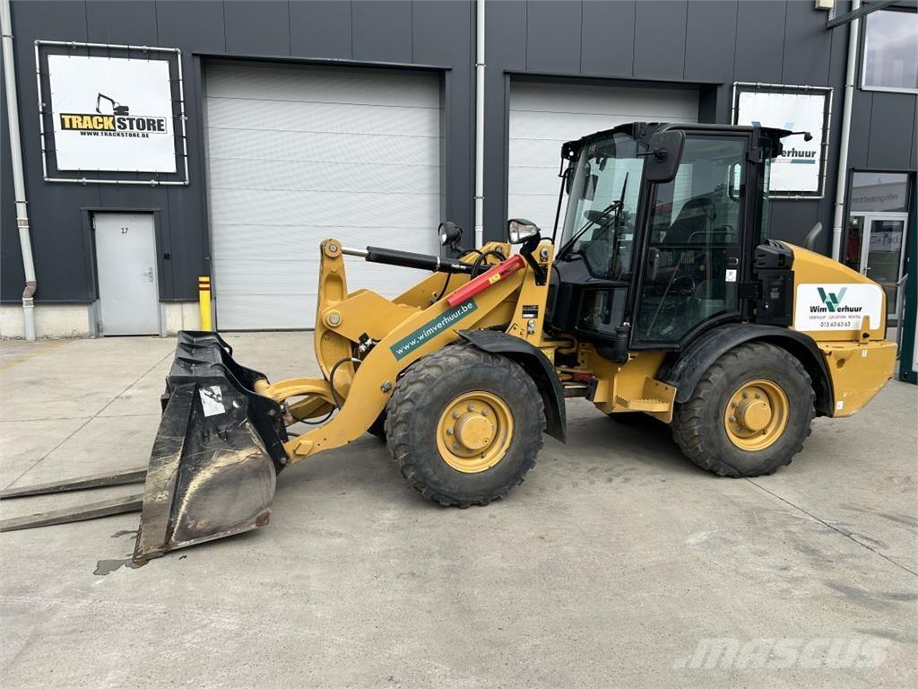 CAT 906M (8758) Višenamjenski utovarivači