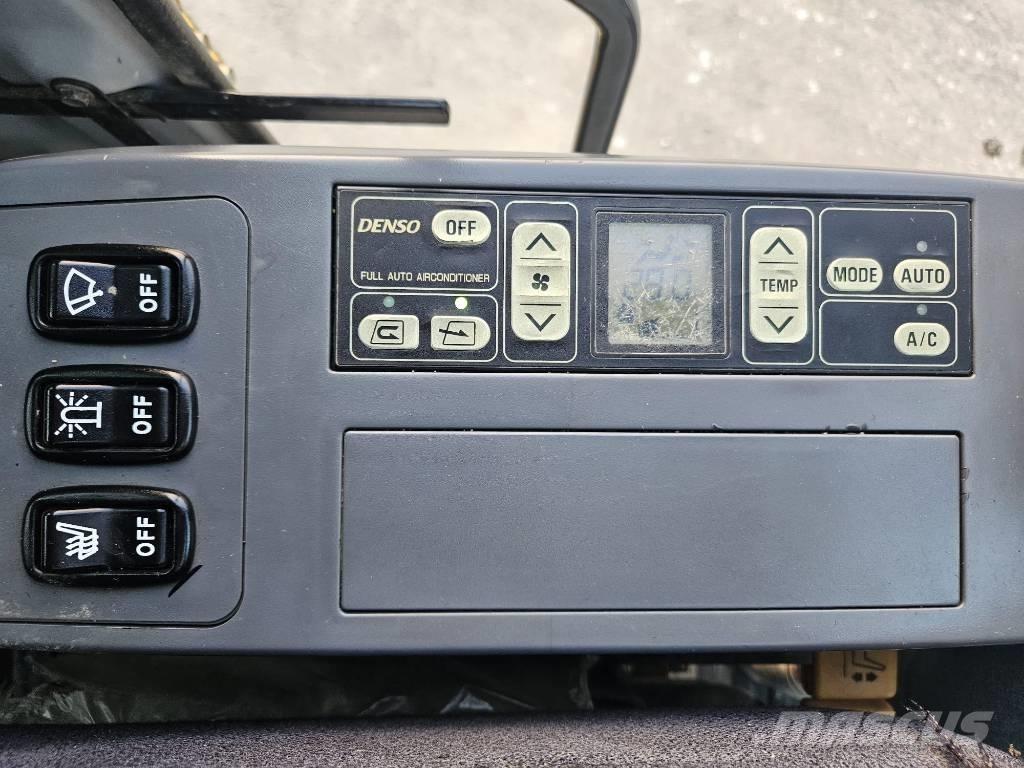 Komatsu PC 130-7K Bageri gusjeničari