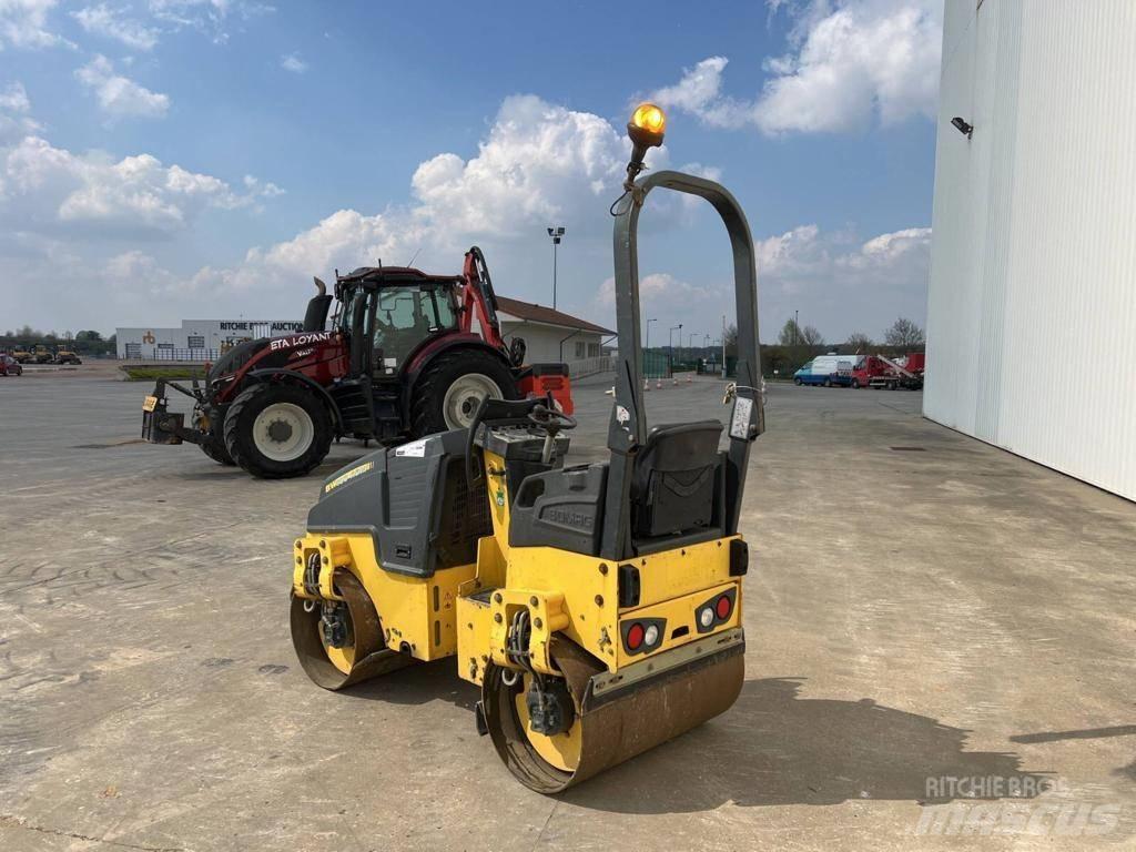Bomag BW 100 AD M-5 Valjci sa dvojnim bubnjem