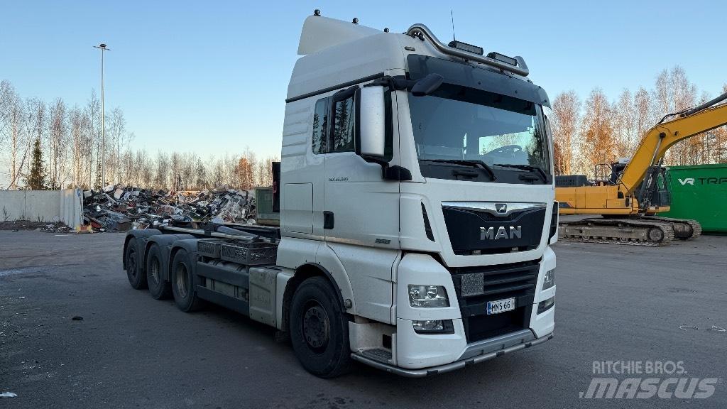 MAN TGX 35.580 Rol kiper kamioni s kukama za dizanje