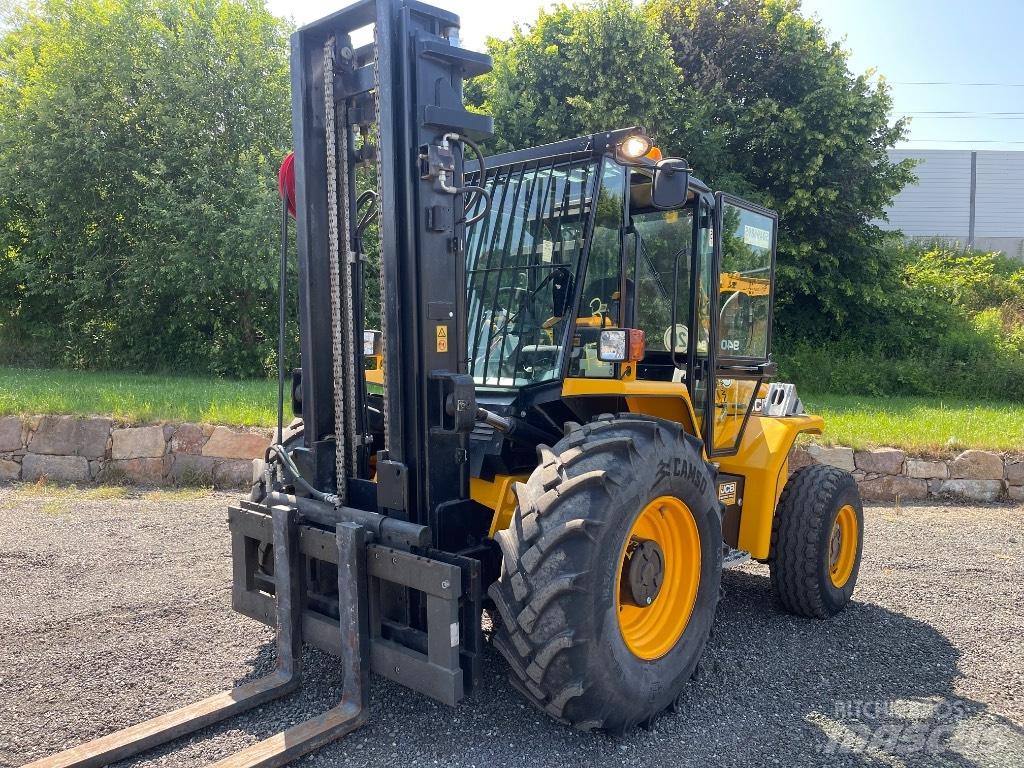 JCB 940-2 T4 Terenski viličar