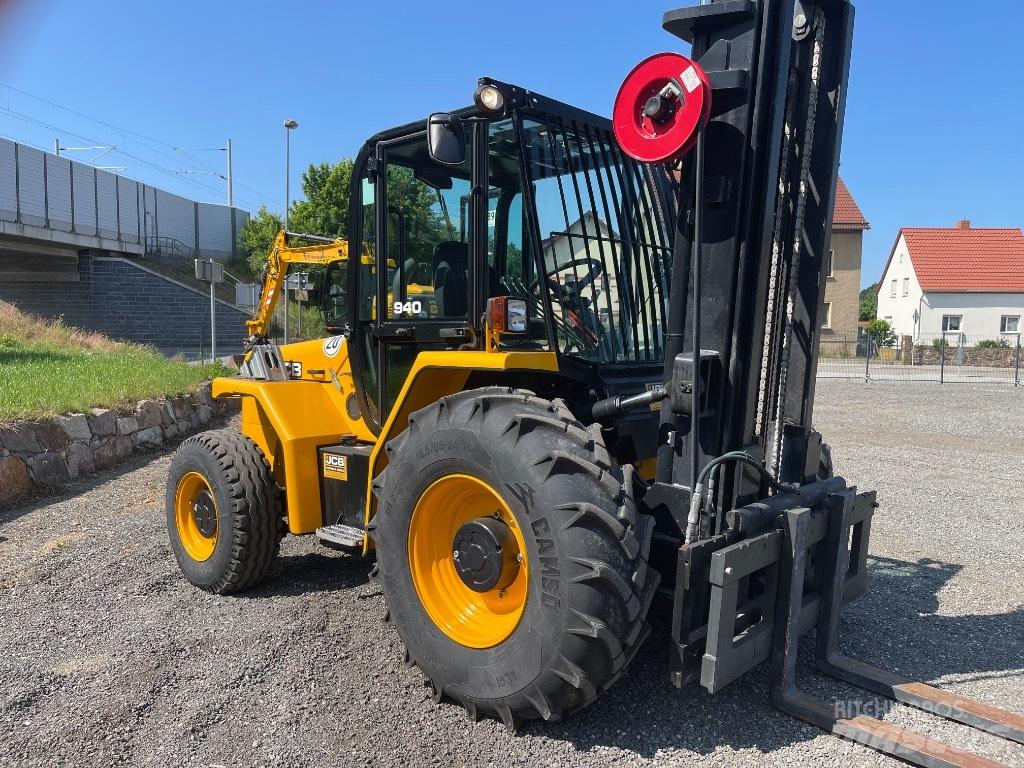 JCB 940-2 T4 Terenski viličar