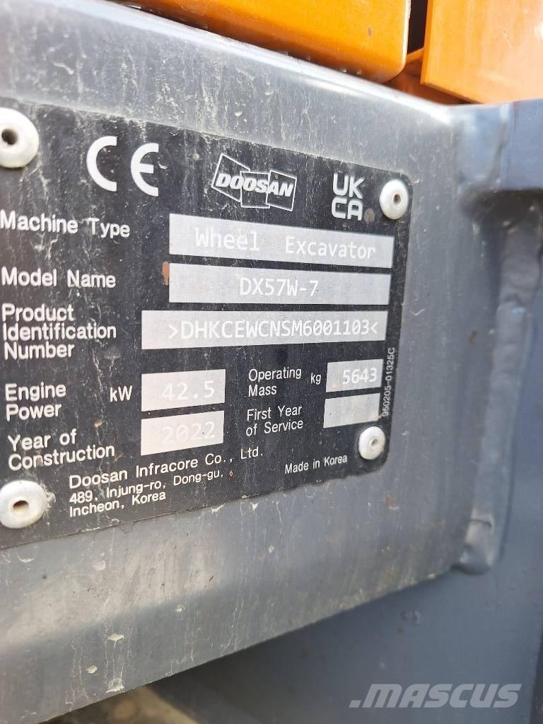 Doosan DX 57 W Bageri na kotačima