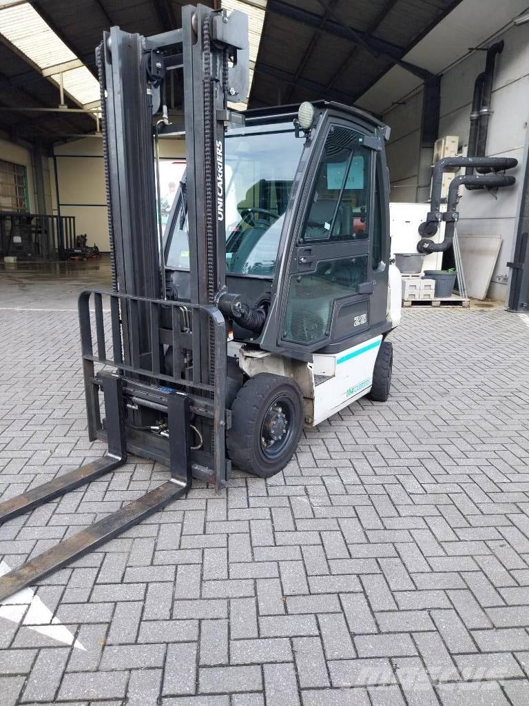 UniCarriers U1D2A25Q Plinski viličari