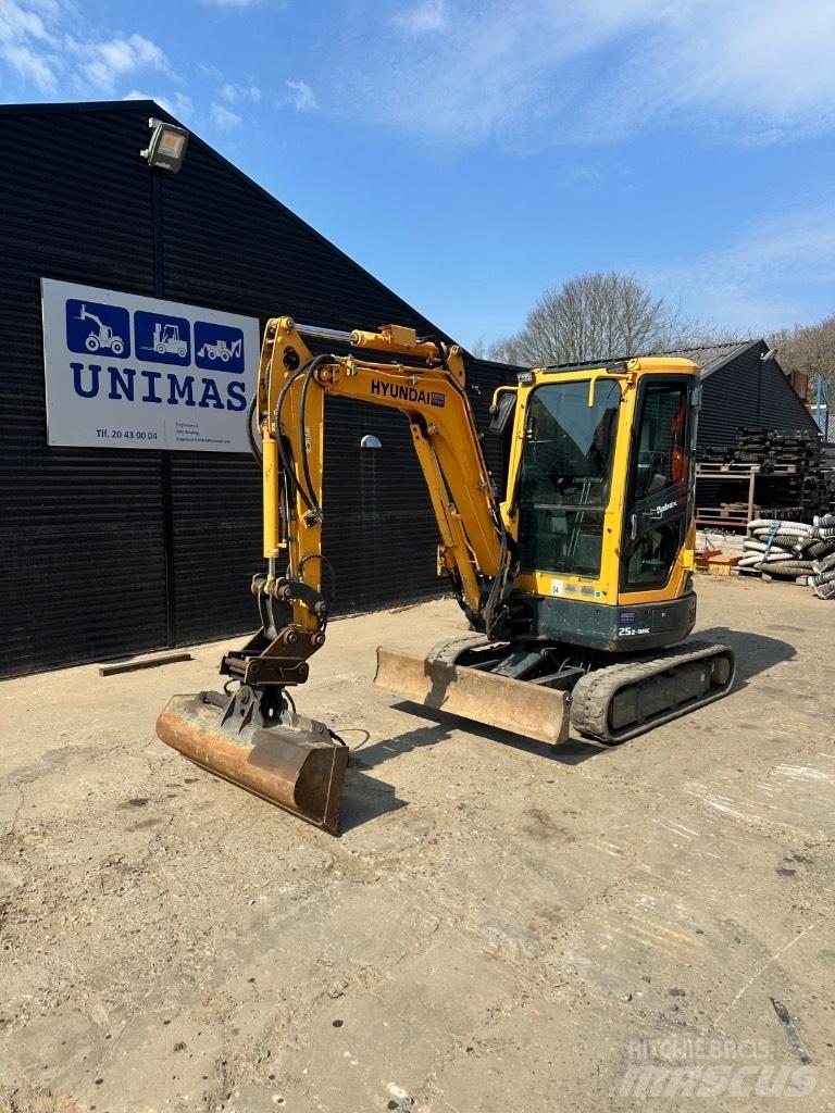 Hyundai 25 Z-9 Mini bageri <7t