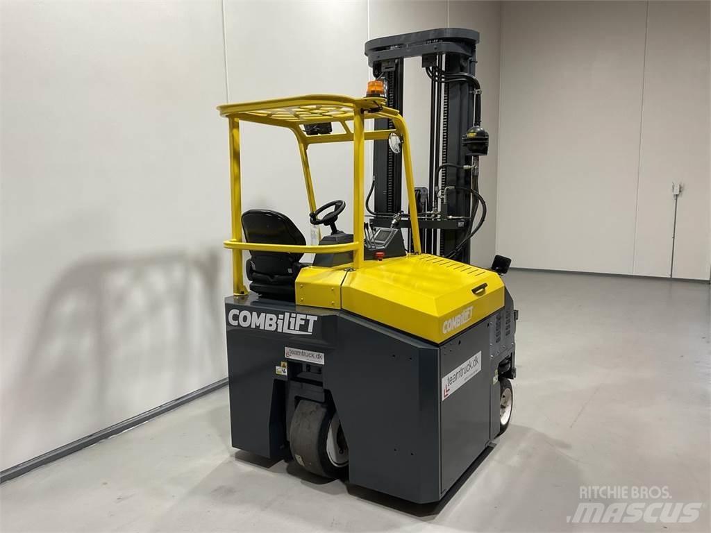 Combilift CBE3000 Viličari sa 4-stranskim dohvatom