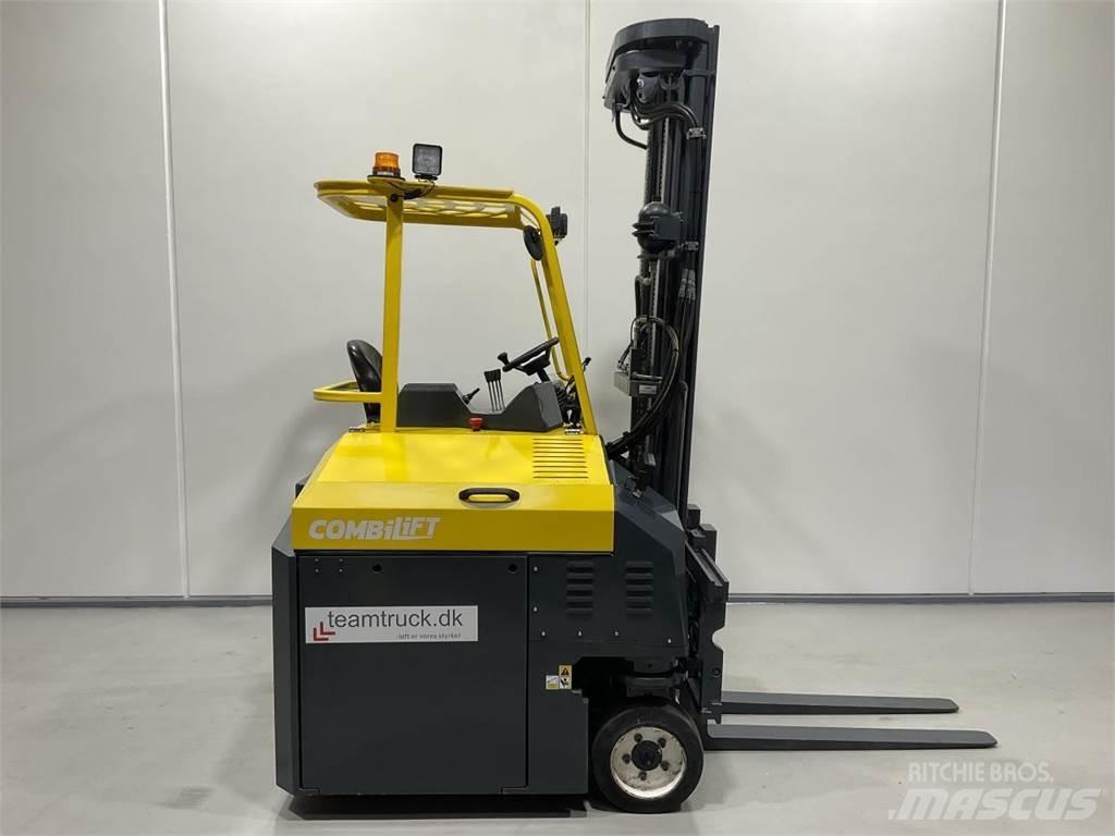 Combilift CBE3000 Viličari sa 4-stranskim dohvatom