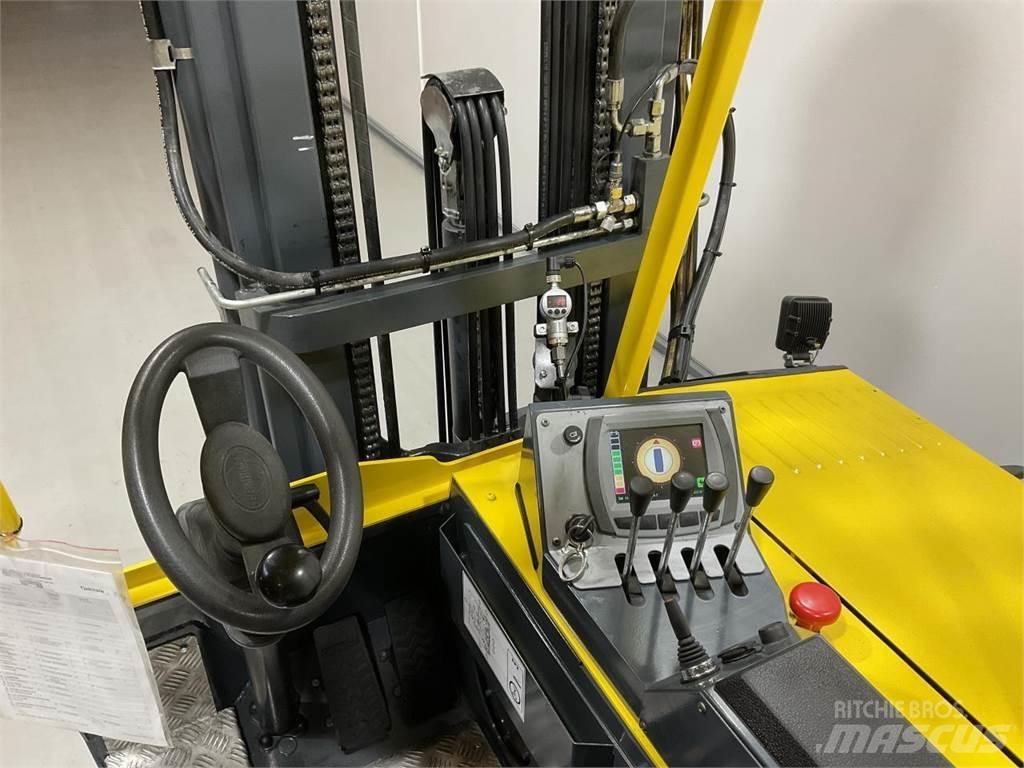 Combilift CBE3000 Viličari sa 4-stranskim dohvatom