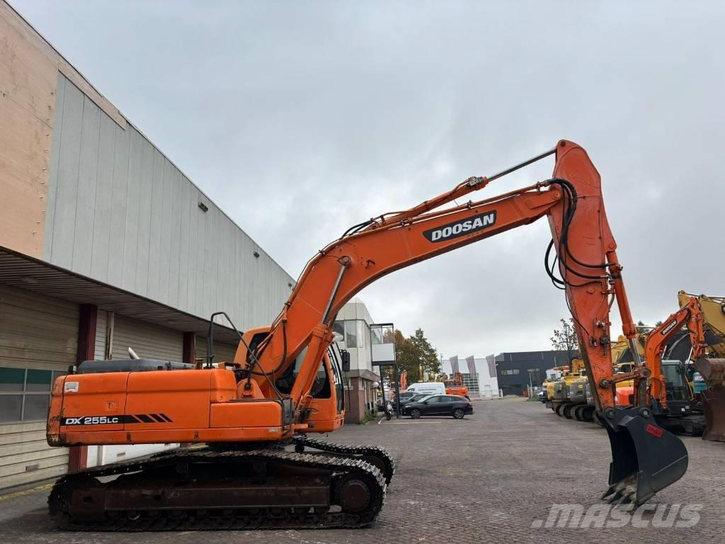 Doosan DX 255 LC Bageri gusjeničari