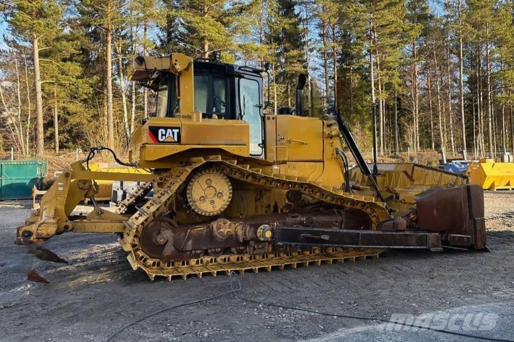 CAT D 6 T LGP Buldožeri gusjeničari