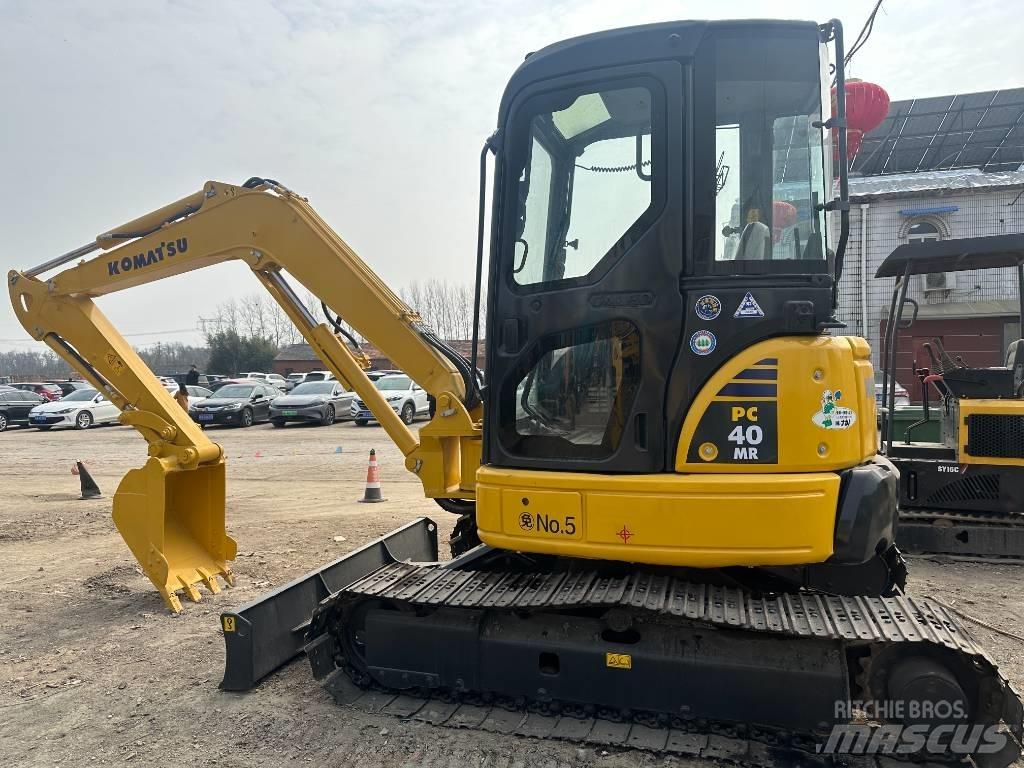 Komatsu 40MR Bageri gusjeničari