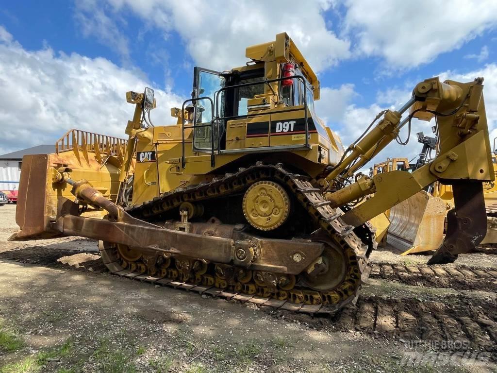 CAT D 9 T Buldožeri gusjeničari