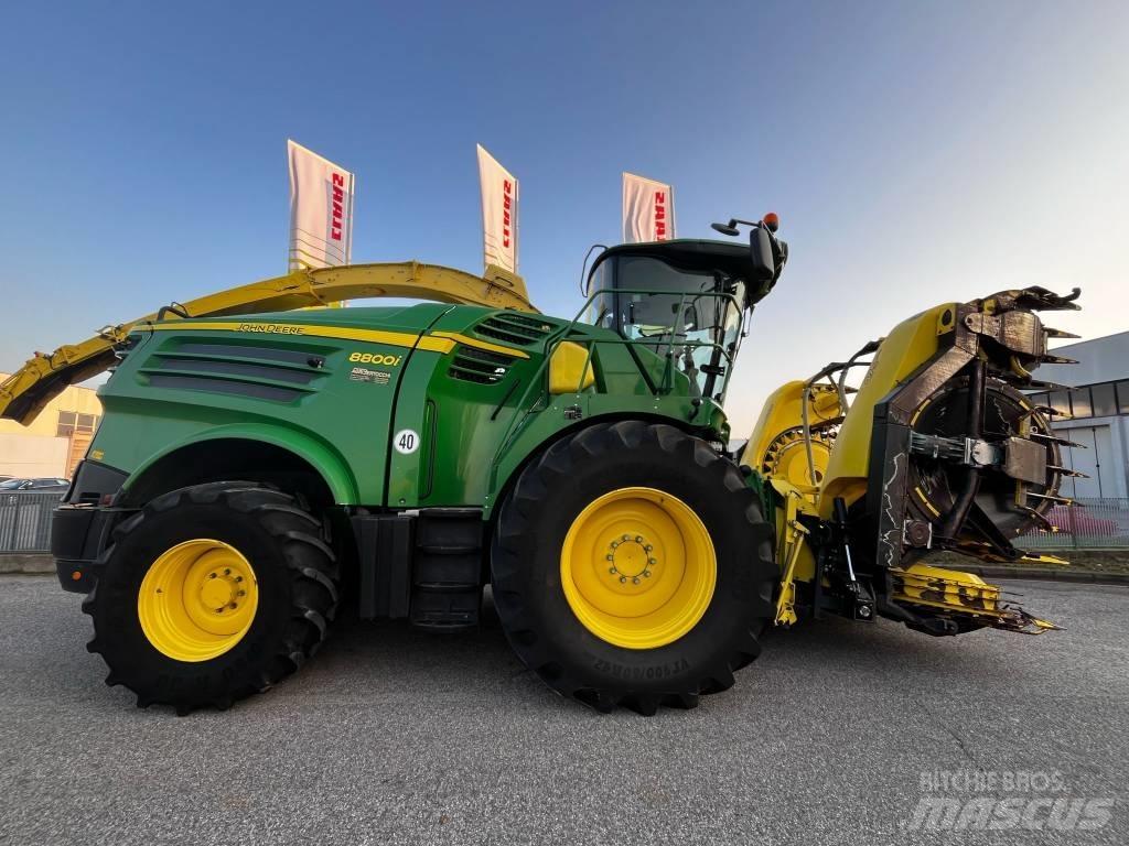 John Deere 8800 Strojevi za krmu na vlastiti pogon