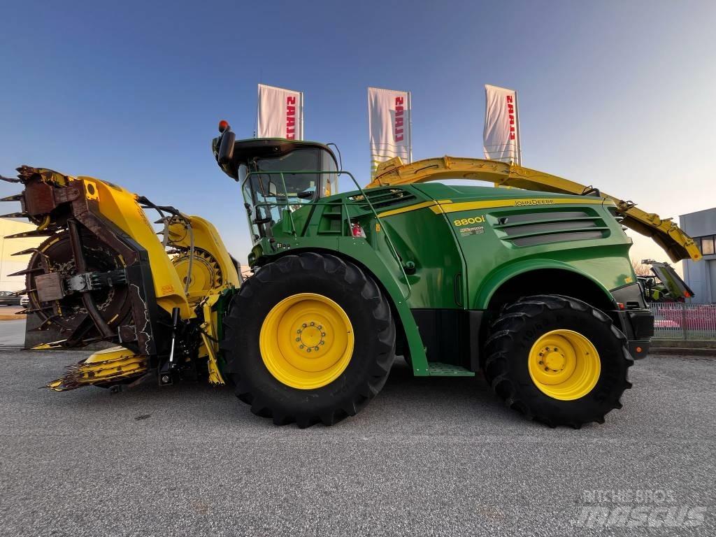 John Deere 8800 Strojevi za krmu na vlastiti pogon