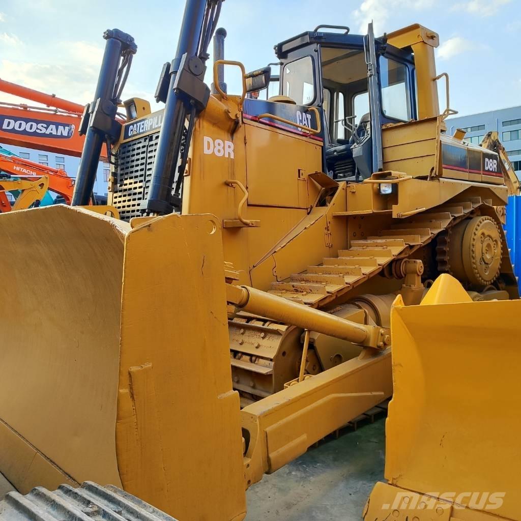CAT D 8 R Buldožeri gusjeničari