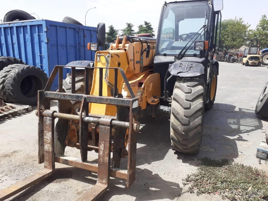 JCB 535-95 Poljoprivredni teleskopski utovarivači