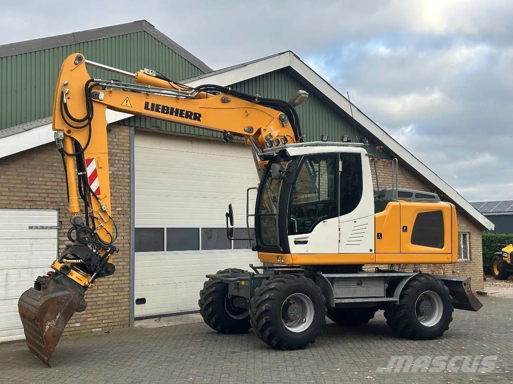 Liebherr A914 Bageri na kotačima