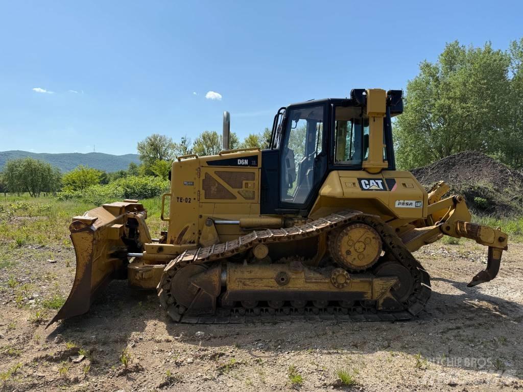 CAT D6N XL Buldožeri gusjeničari
