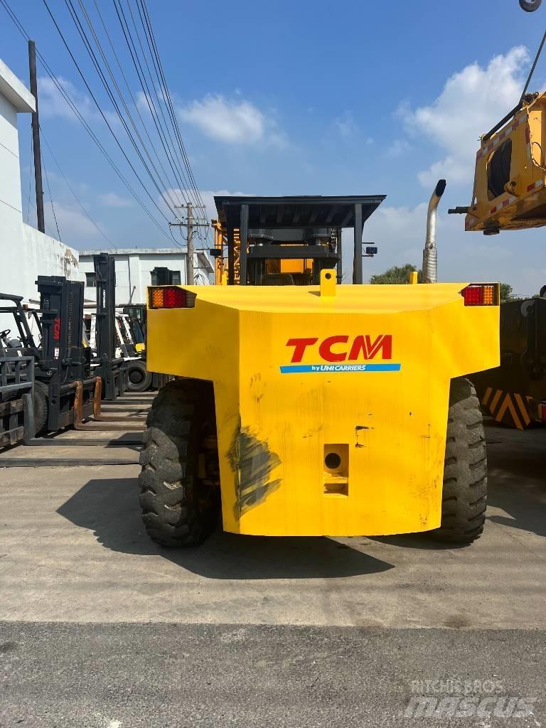TCM FD250 Teleskopski viličari