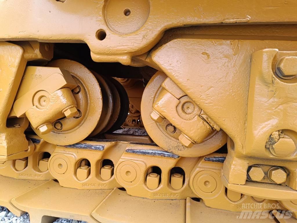 CAT D 10 T Buldožeri gusjeničari