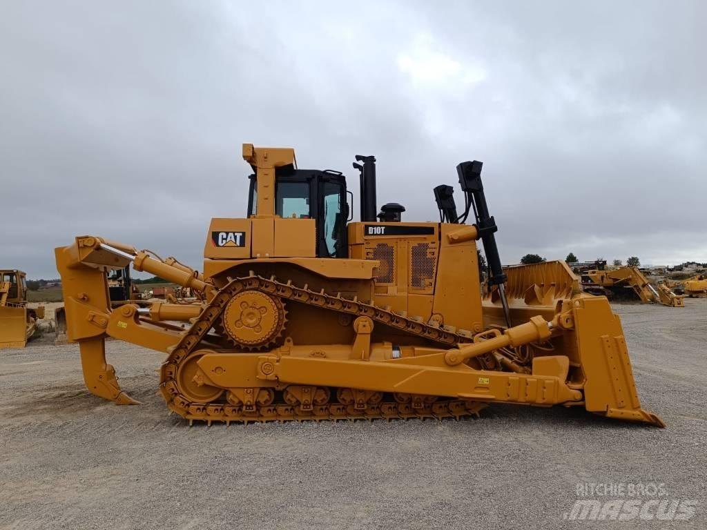 CAT D 10 T Buldožeri gusjeničari