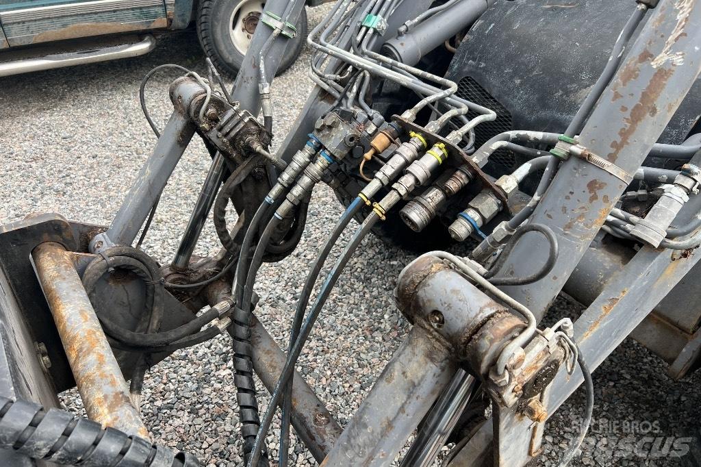 LM Trac 586 Stroji za nošenje alata