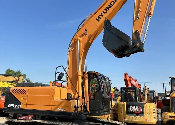 Hyundai 225 Bageri gusjeničari