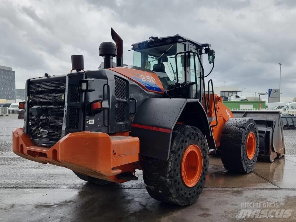 Hitachi ZW 250 Utovarivači na kotačima