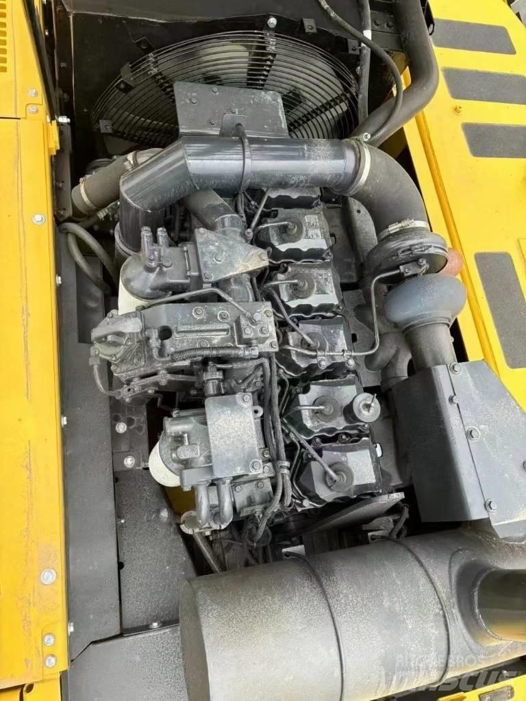 Komatsu 400-7 Bageri gusjeničari