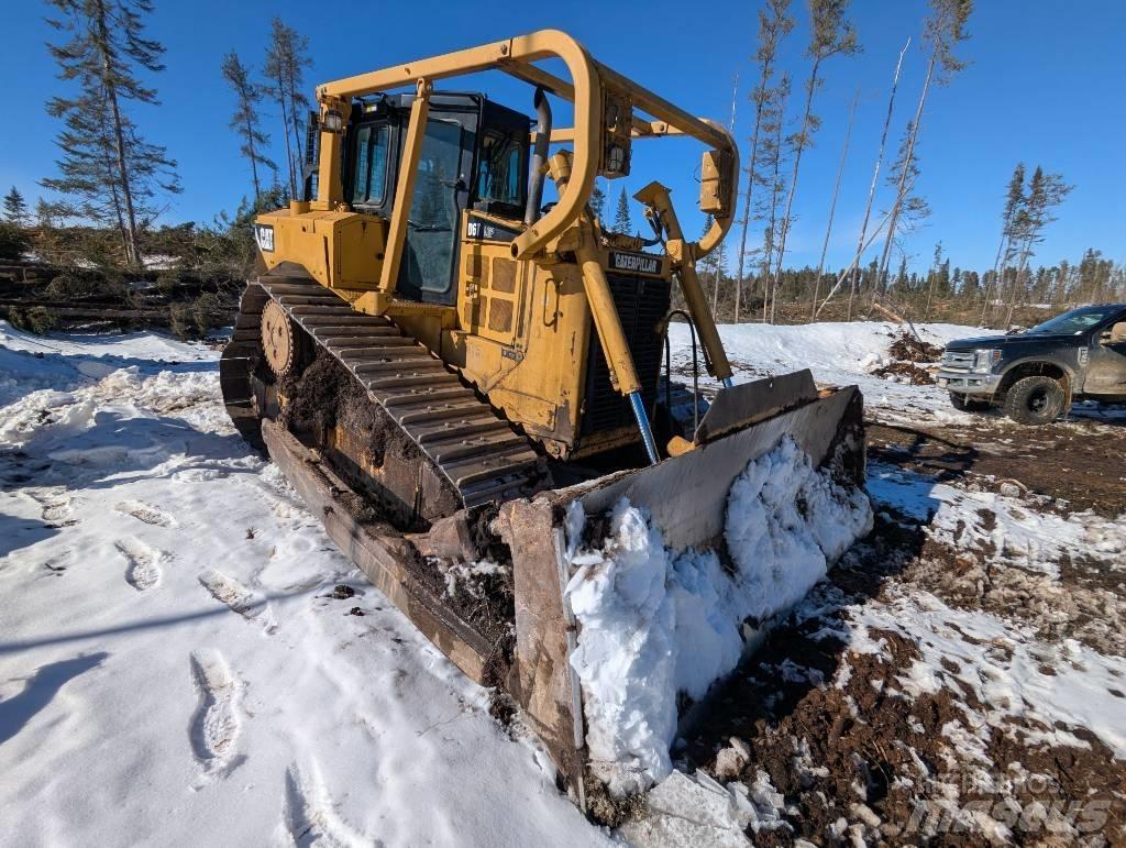 CAT D 6 T LGP Buldožeri gusjeničari