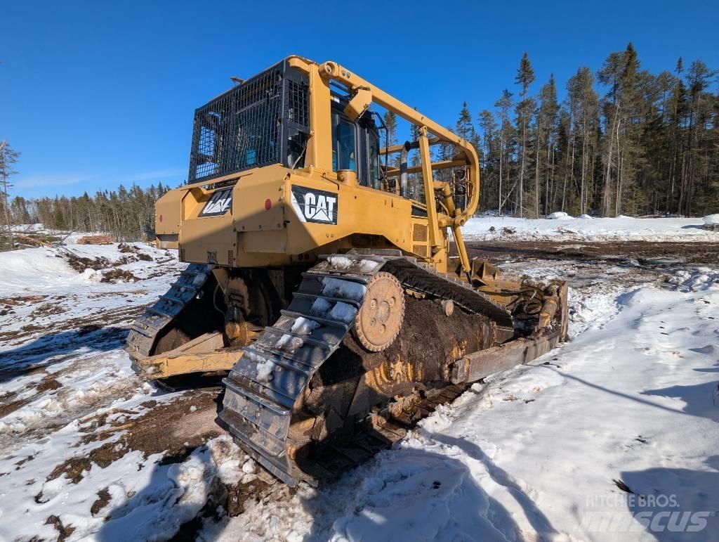 CAT D 6 T LGP Buldožeri gusjeničari