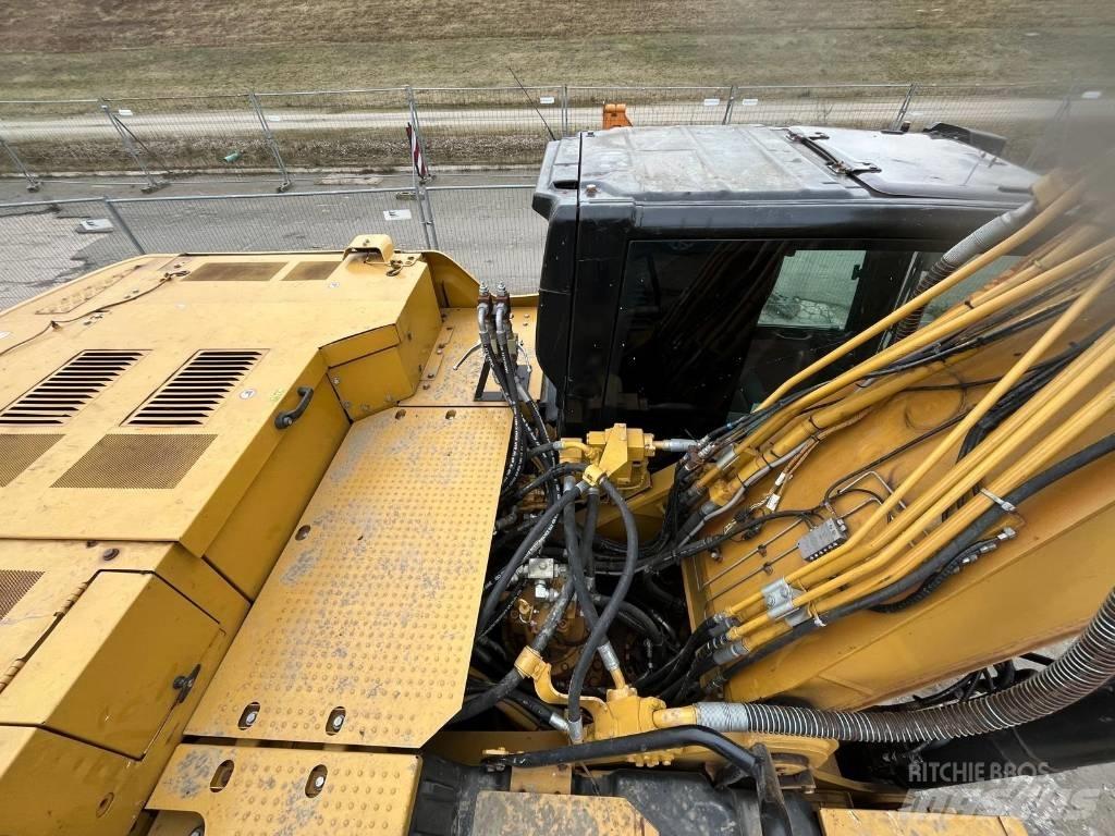 CAT 330 Bageri gusjeničari