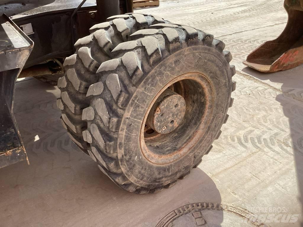 Komatsu PW 160-7E0 Bageri na kotačima