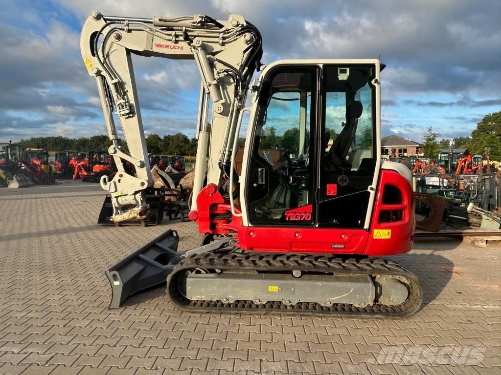 Takeuchi TB 370 V4 Midi bageri 7t – 12t