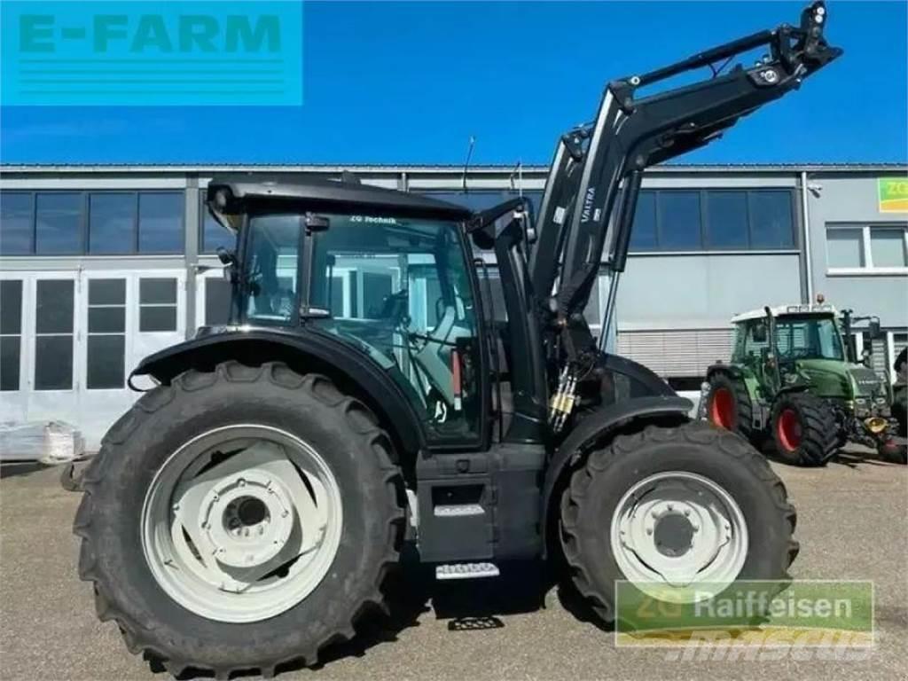 Valtra g135v 1b9 Traktori