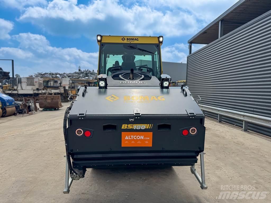 Bomag BW 174 AP-4V Valjci sa dvojnim bubnjem