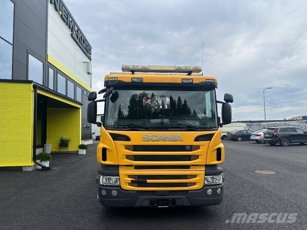Scania P370 6x2*4 Rol kiper kamioni s kukama za dizanje