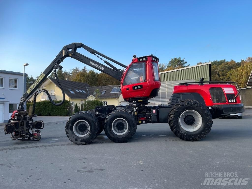 Komatsu 951 Harversteri