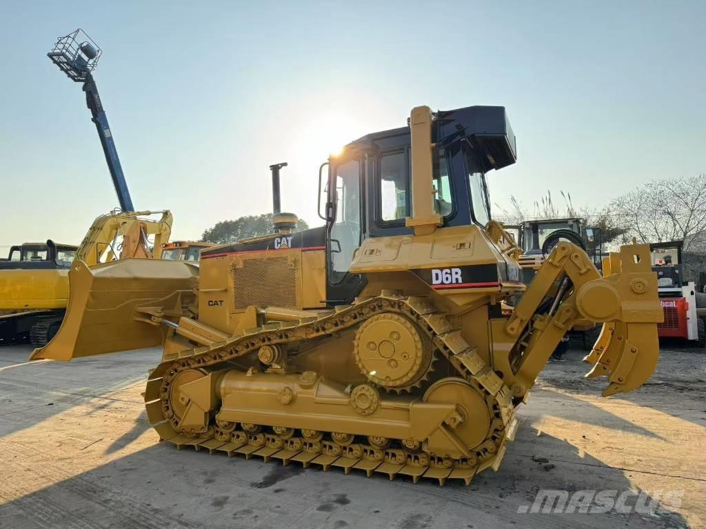 CAT D6 R Buldožeri gusjeničari