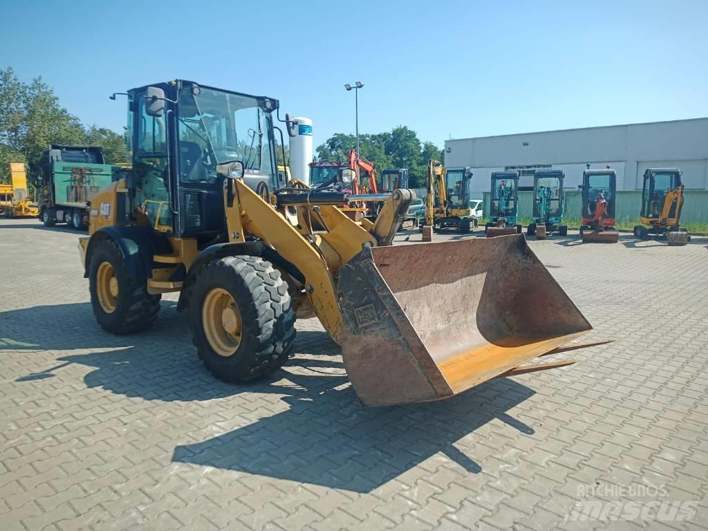 CAT 908 M Utovarivači na kotačima
