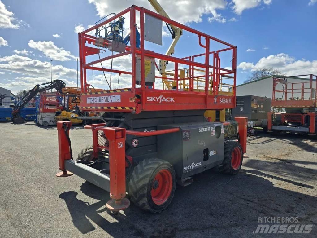SkyJack SJ 6832 RT Škaraste platforme