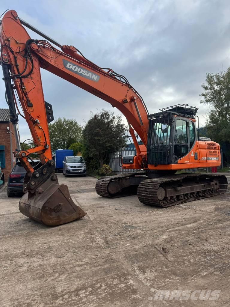 Doosan DX 225 LC Bageri gusjeničari