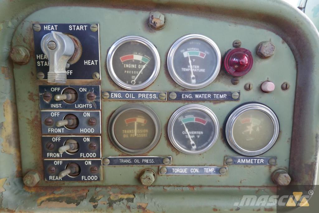 CAT D7F Ex-army Buldožeri gusjeničari