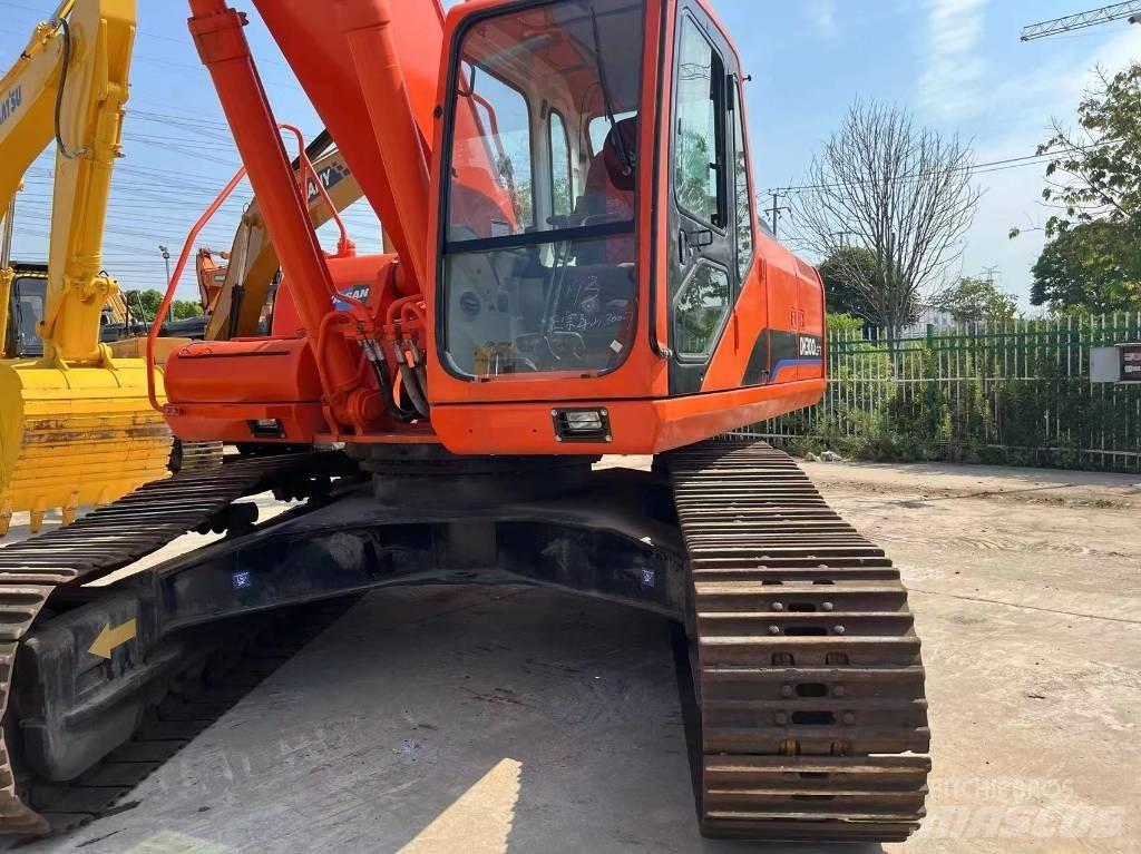 Doosan 300-7 Bageri gusjeničari